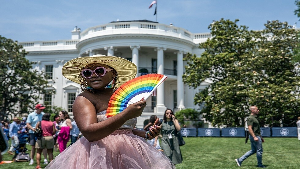 مستشار أوربان يشرح طريقة كسب 