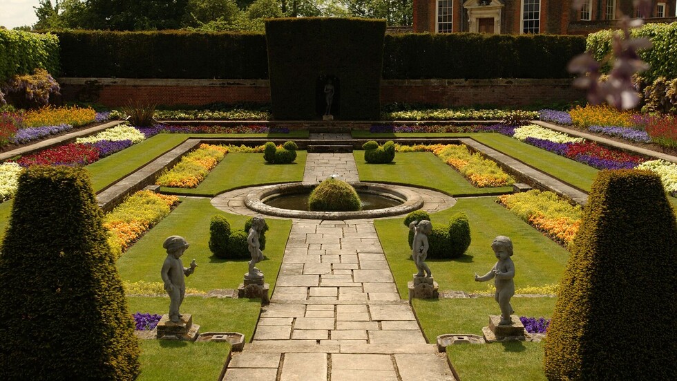 "بلومبيرغ":  مسؤول قطري كبير يبيع قصره لأحد أفراد العائلة الحاكمة