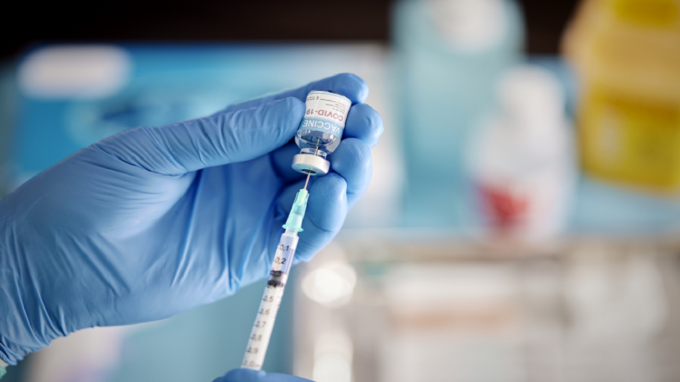 هل تمنع لقاحات "كوفيد-19" الإصابة بالمرض الشديد؟