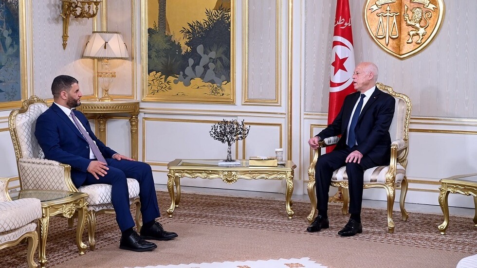 الرئيس التونسي ووزير الداخلية الليبي يناقشان تأمين الحدود وفتح معبر رأس جدير