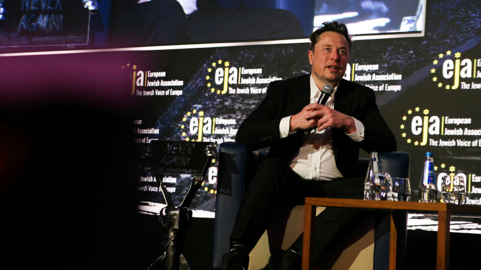 إيلون ماسك يتوقع اكتشاف آثار لحضارات فضائية قديمة