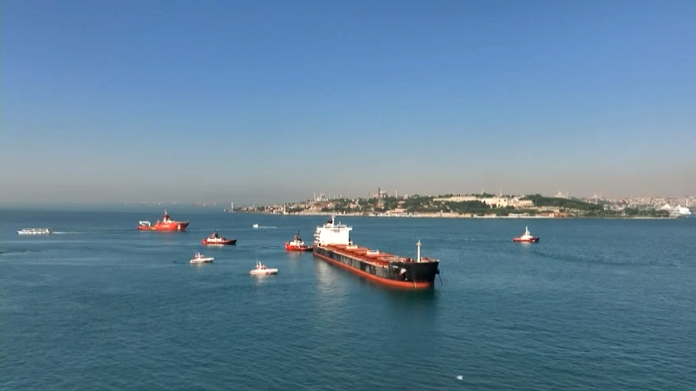 بعد تعليقها لساعات.. استئناف حركة الملاحة في مضيق البوسفور