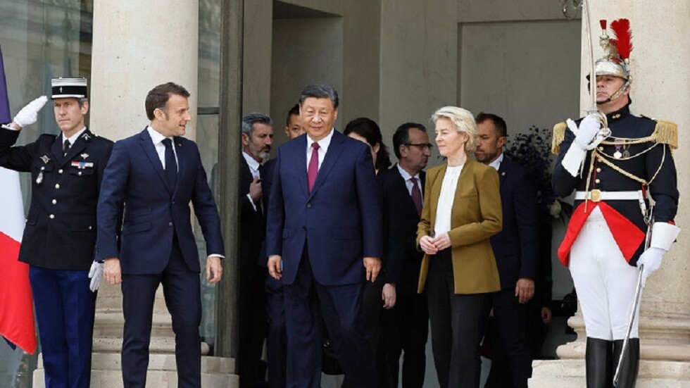 صحيفة: "الفطيرة الروسية" ألغيت من مأدبة ماكرون وشي