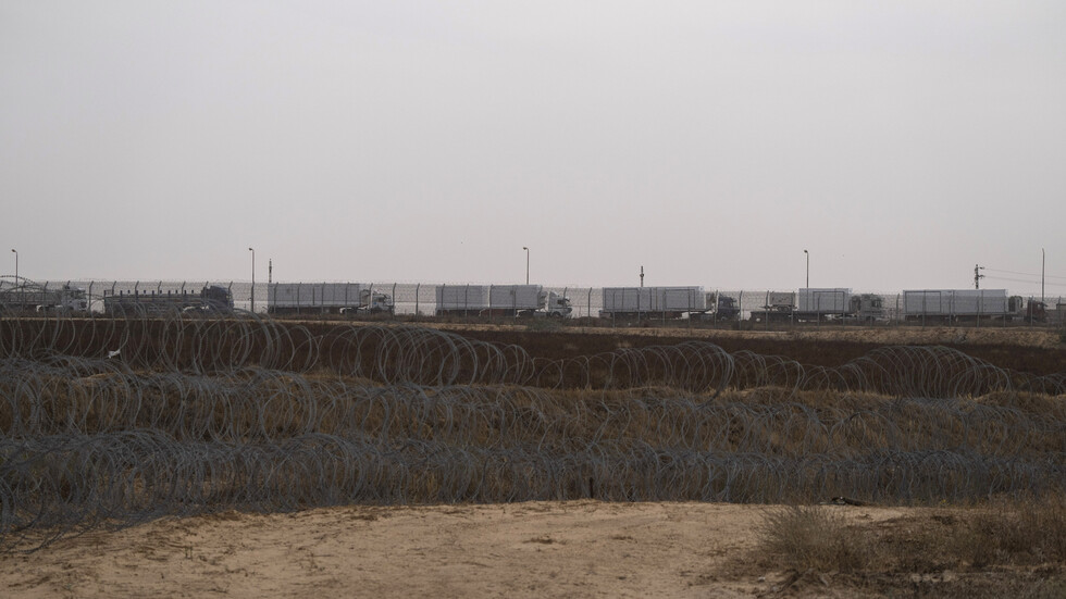 الجيش الإسرائيلي: معبر "كرم أبو سالم" تعرض للقصف من رفح مجددا