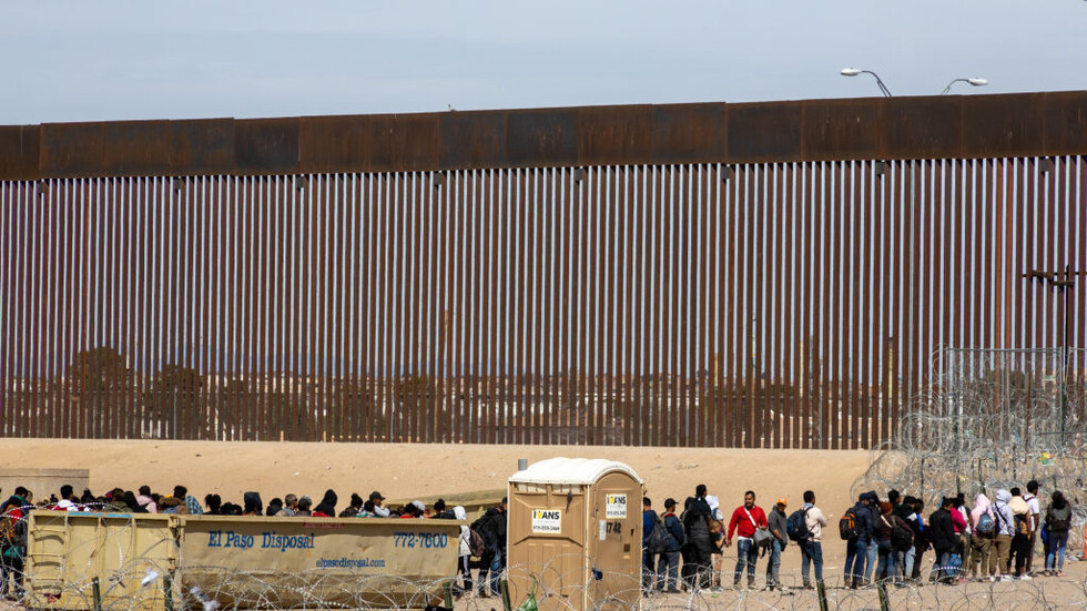 "أكسيوس": الولايات المتحدة ستصدر قريبا تدابير جديدة تخص طالبي اللجوء