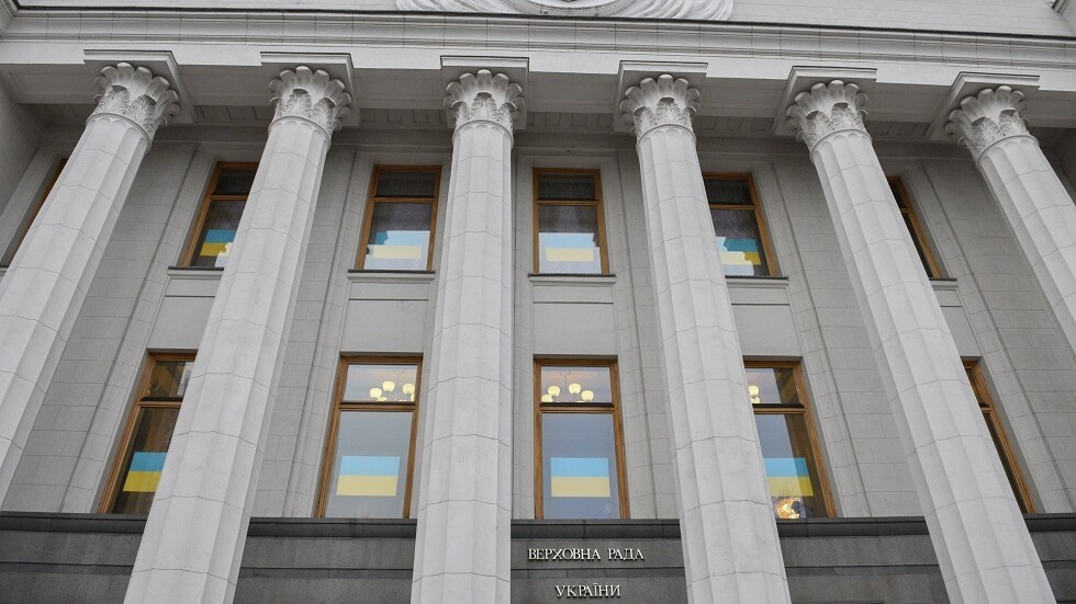 نائب أوكراني: الحكومة الأوكرانية تعاني نقصا حادا في الكوادر