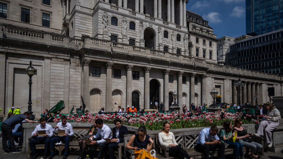 الاقتصاد البريطاني ينجو من الركود