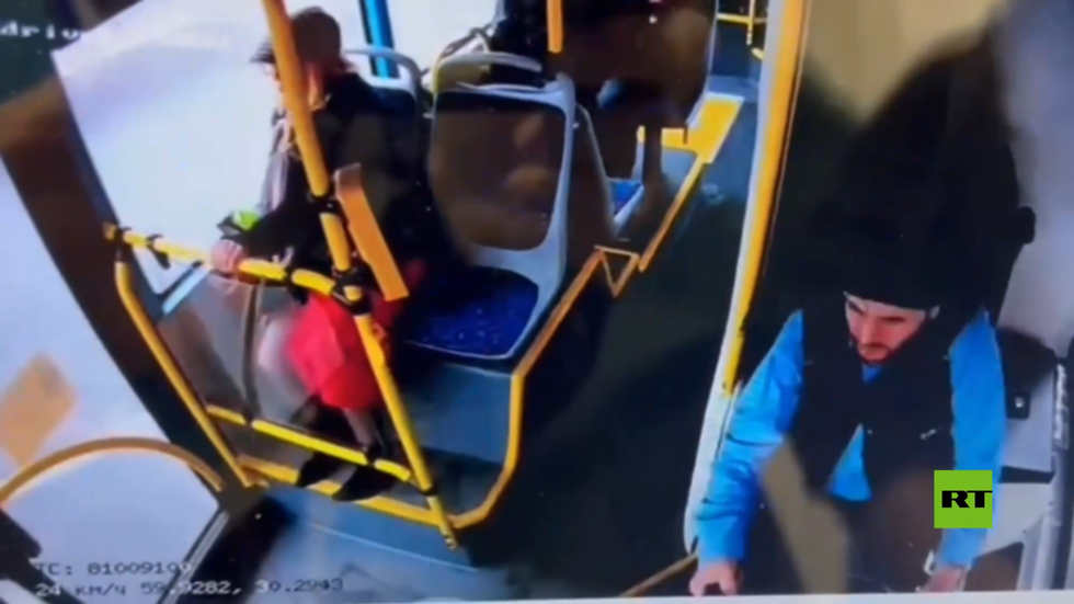 فيديو جديد من داخل حافلة الركاب التي غرقت في نهر بسان بطرسبورغ