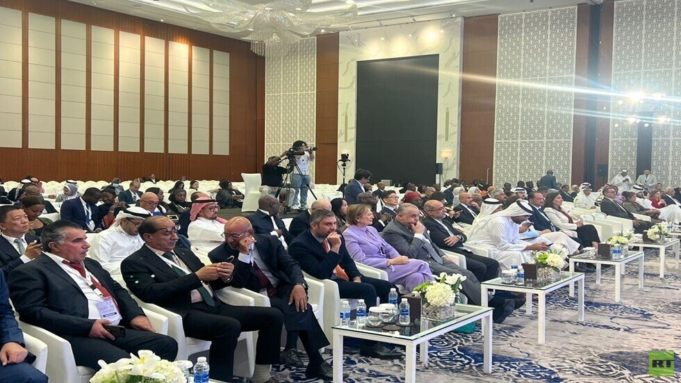 وفد "مجلس الأعمال الروسي - العربي" يشارك في منتدى الاستثمار العالمي في البحرين (صور)