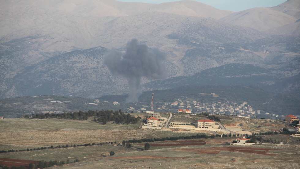 شاهد لحظة قصف الطيران الإسرائيلي لسيارة "بيك آب" في جنوب لبنان