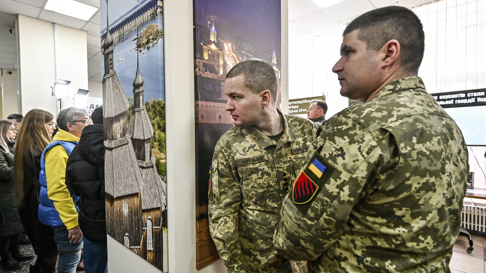 استدعاء نواب مدينة أوكرانية للخدمة العسكرية بطريقة غريبة (فيديو)