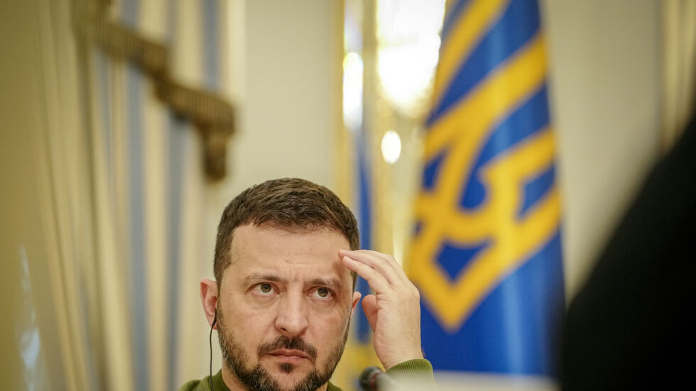 "واشنطن بوست": زيلينسكي ورئيس مكتبه سيكونان عرضة للنقد بعد انتهاء فترة ولايته في 20 مايو