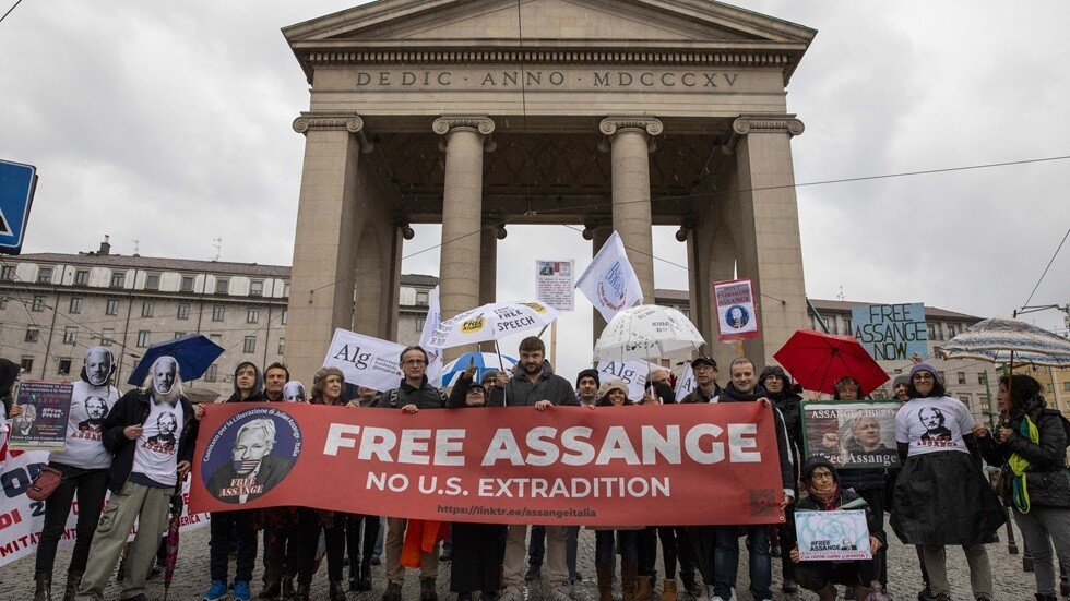 مسيرة حاشدة في لندن لدعم أسانج