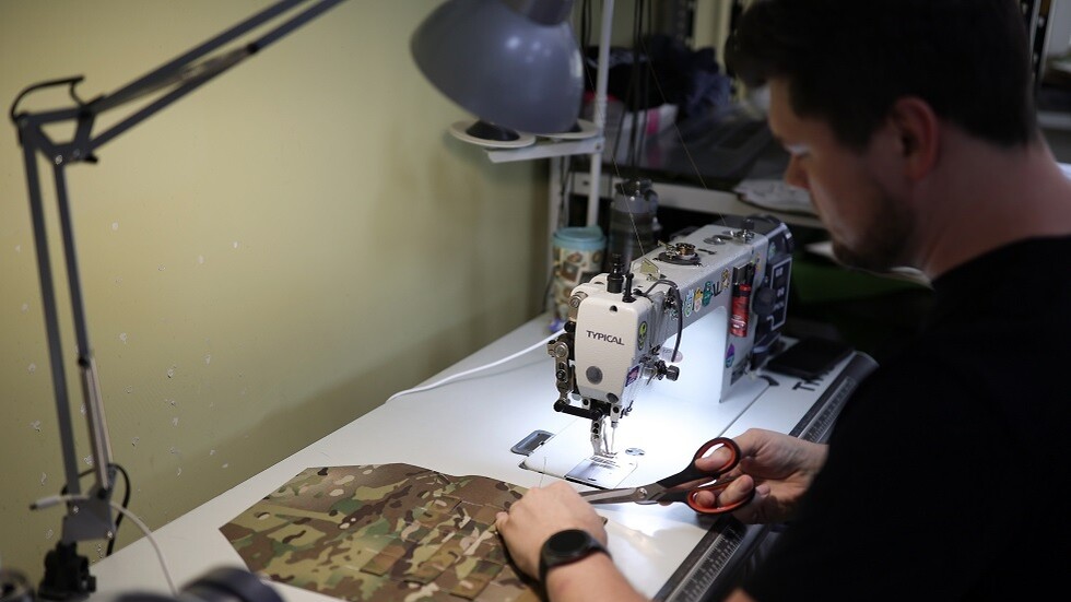 "البدلات غير المرئية" تساعد في إنقاذ العسكريين الروس من المسيرات الجوية المعادية