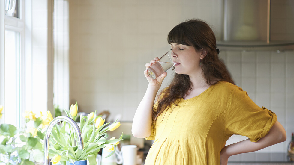 كيف يؤثر التعرض للفلورايد أثناء الحمل على نمو الأطفال؟