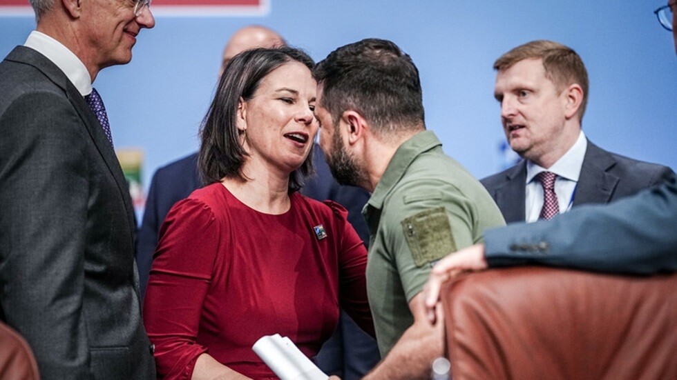 الخارجية الألمانية: برلين ستواصل اعتبار زيلينسكي رئيسا شرعيا لأوكرانيا