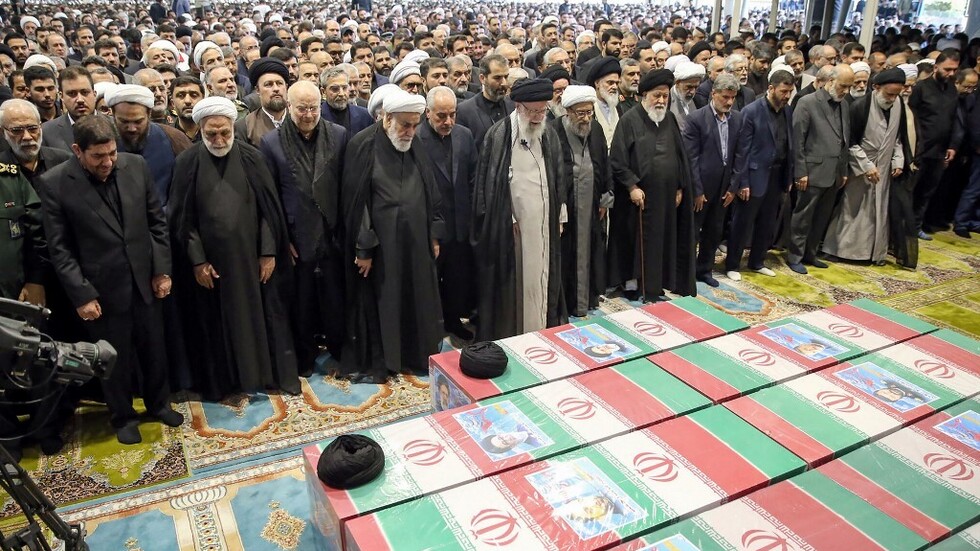 بدء مراسم تأبين رئيسي بحضور عدد من مسؤولي الدول (فيديو)