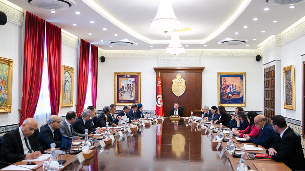 تونس.. مجلس الوزراء يصادق على مشروع قانون "الشيكات"