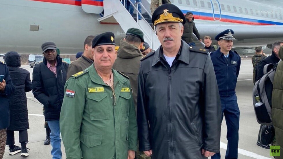 بمشاركة عراقية.. الملحقون العسكريون الأجانب في روسيا يزورون الأسطول الشمالي (فيديو)