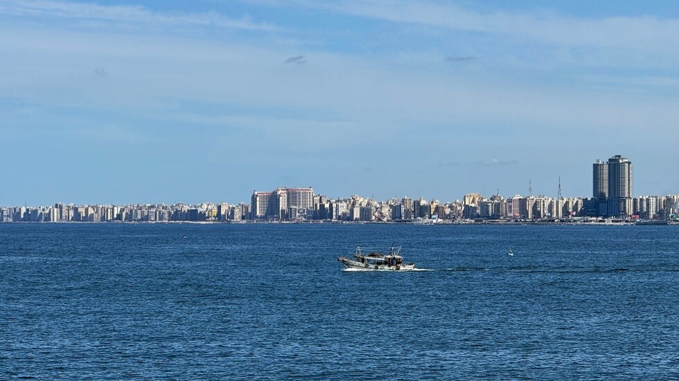 السيسي يوجه بمواصلة تطوير الموانئ المصرية