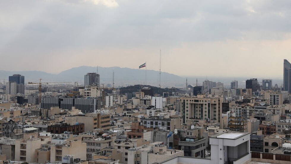 طهران: نواصل بحث العقوبات والملف النووي مع واشنطن رغم تصريح بلينكن