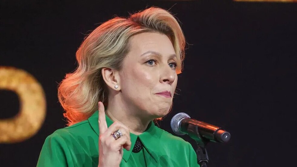 زاخاروفا تعلق على تصريح بوريل حول "شرعية ضرب الأراضي الروسية"