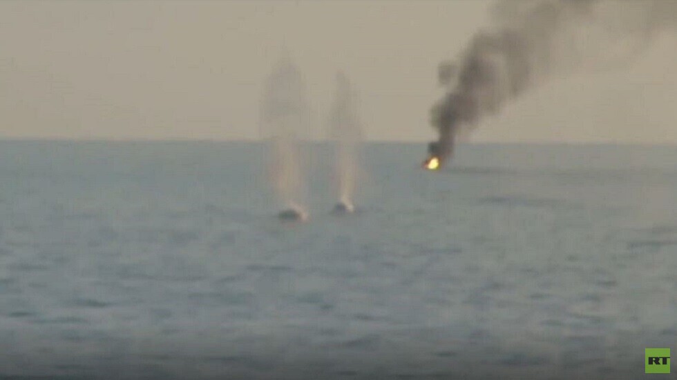 الدفاع الروسية: تدمير زورقين أوكرانيين مسيّرين استهدفا القرم