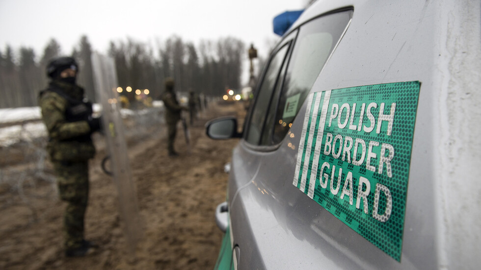 حرس الحدود البولندي يعتدي بالضرب المبرح على طالبي لجوء في أوروبا (فيديو)