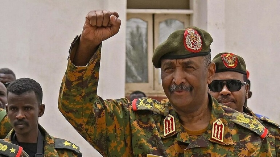البرهان: لن يحلّ السلام في السودان إلا بعد خروج 