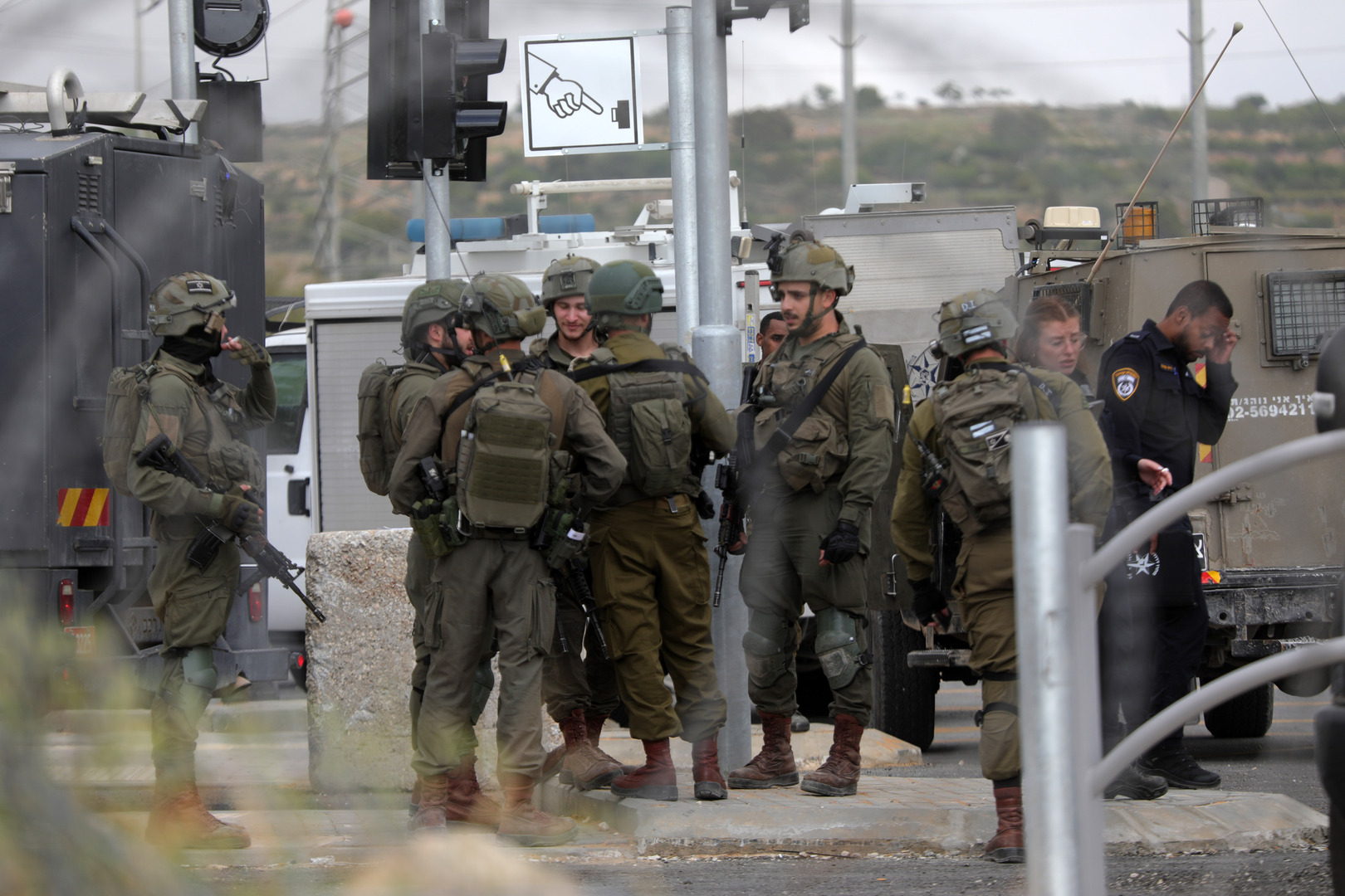 الجيش الإسرائيلي يشن حملة اقتحامات واعتقالات في الضفة الغربية (فيديوهات)