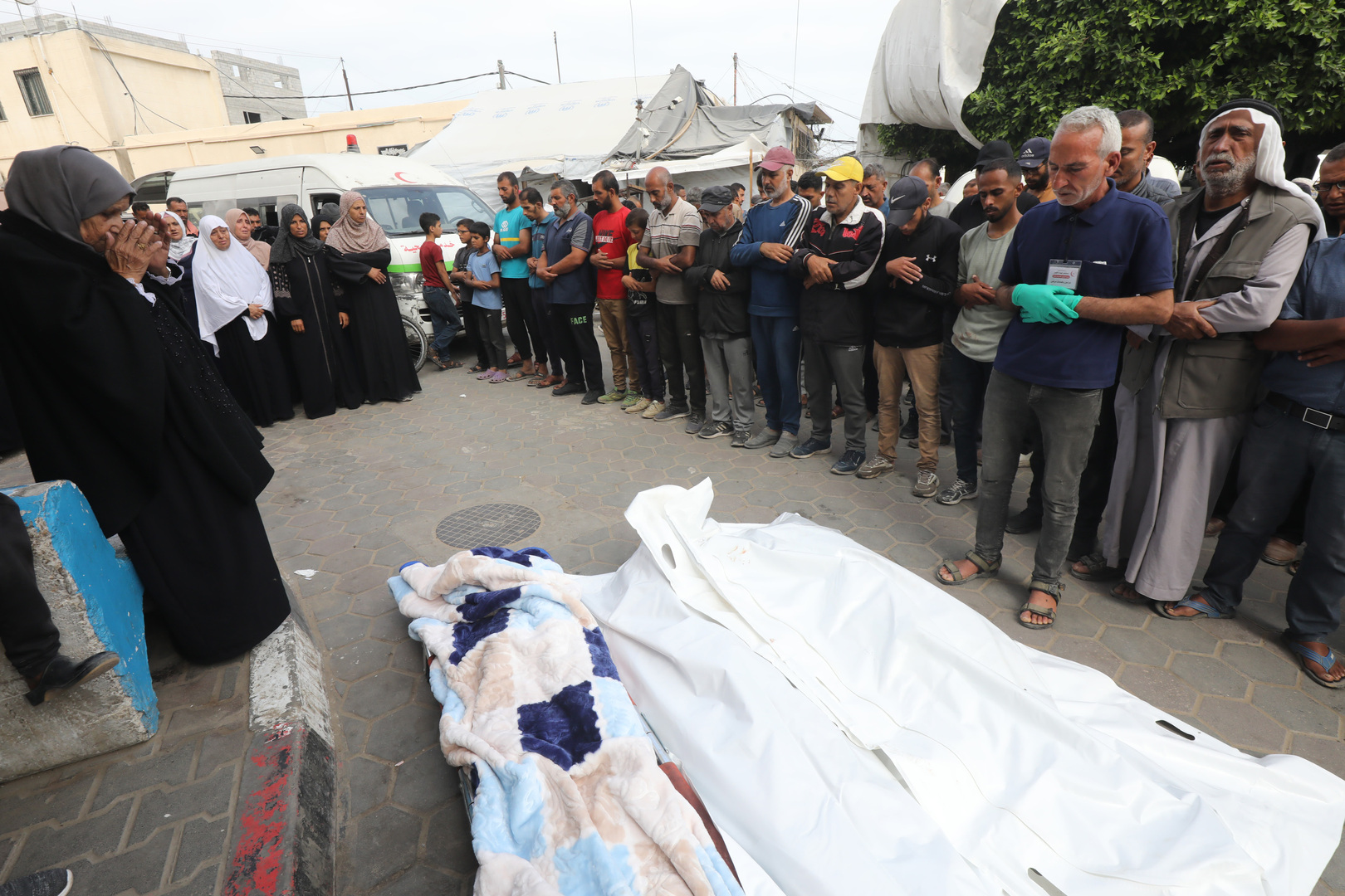 مراسلنا: مقتل 7 فلسطينيين من عائلة واحدة بقصف إسرائيلي شمال مدينة رفح