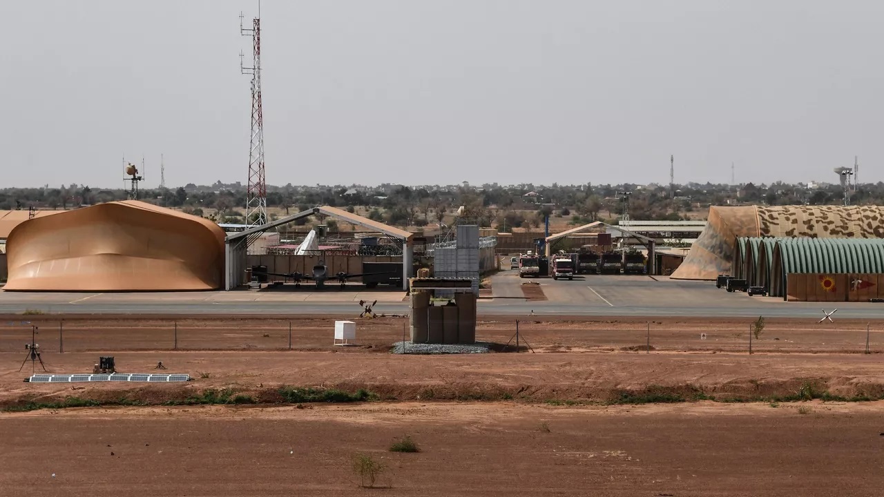 القاعدة الجوية 101 في عاصمة النيجر 