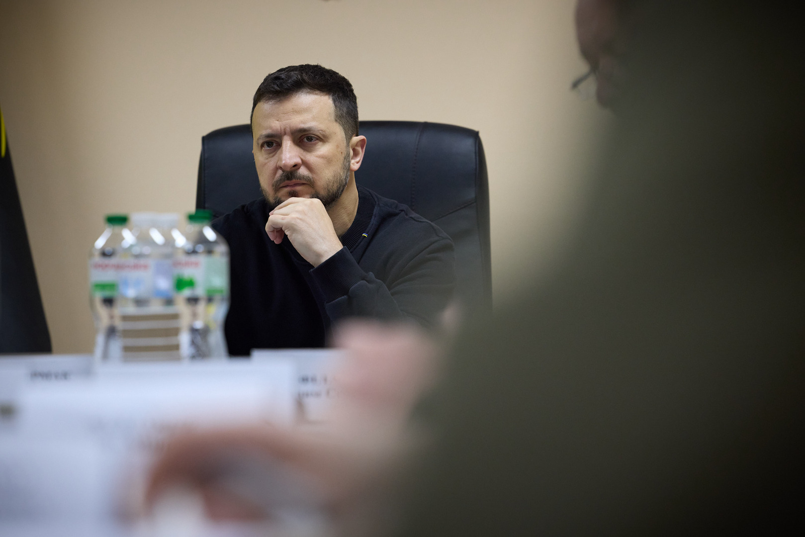 نائب أوكراني سابق: إدراج روسيا لزيلينسكي على قائمة المطلوبين جاء في وقت مناسب