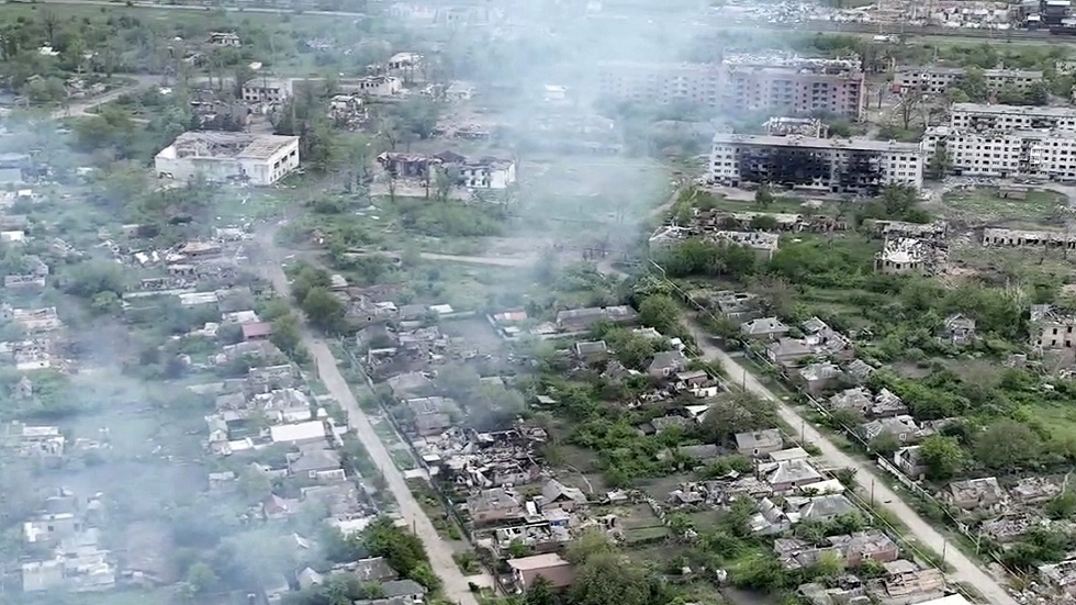 الدفاع الروسية: تحرير بلدة استراتيجية في دونيتسك بشكل كامل