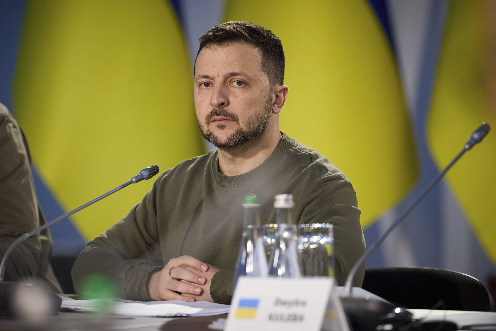وسائل إعلام: توقيف مسؤول أمني أوكراني للاشتباه بتسريبه معلومات سرية عن زيلينسكي