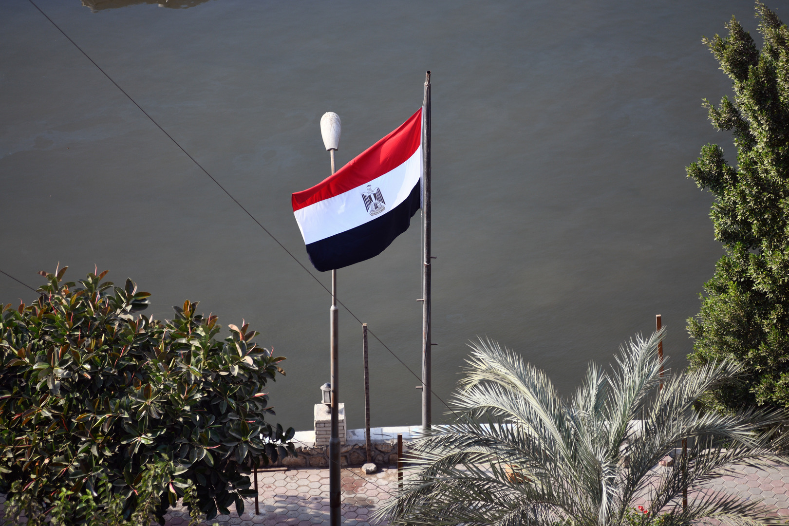 الإعلام العبري: السلطات المصرية أغلقت معبر رفح بالإسمنت (صور)