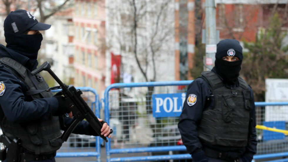 عناصر شرطة في تركيا