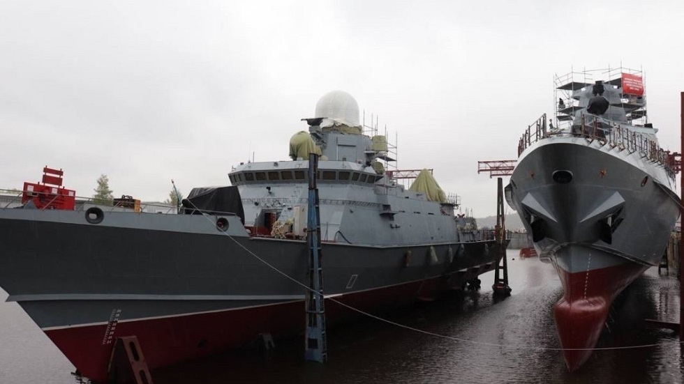 روسيا تنزل سفينتين حربيتين جديدتين إلى المياه