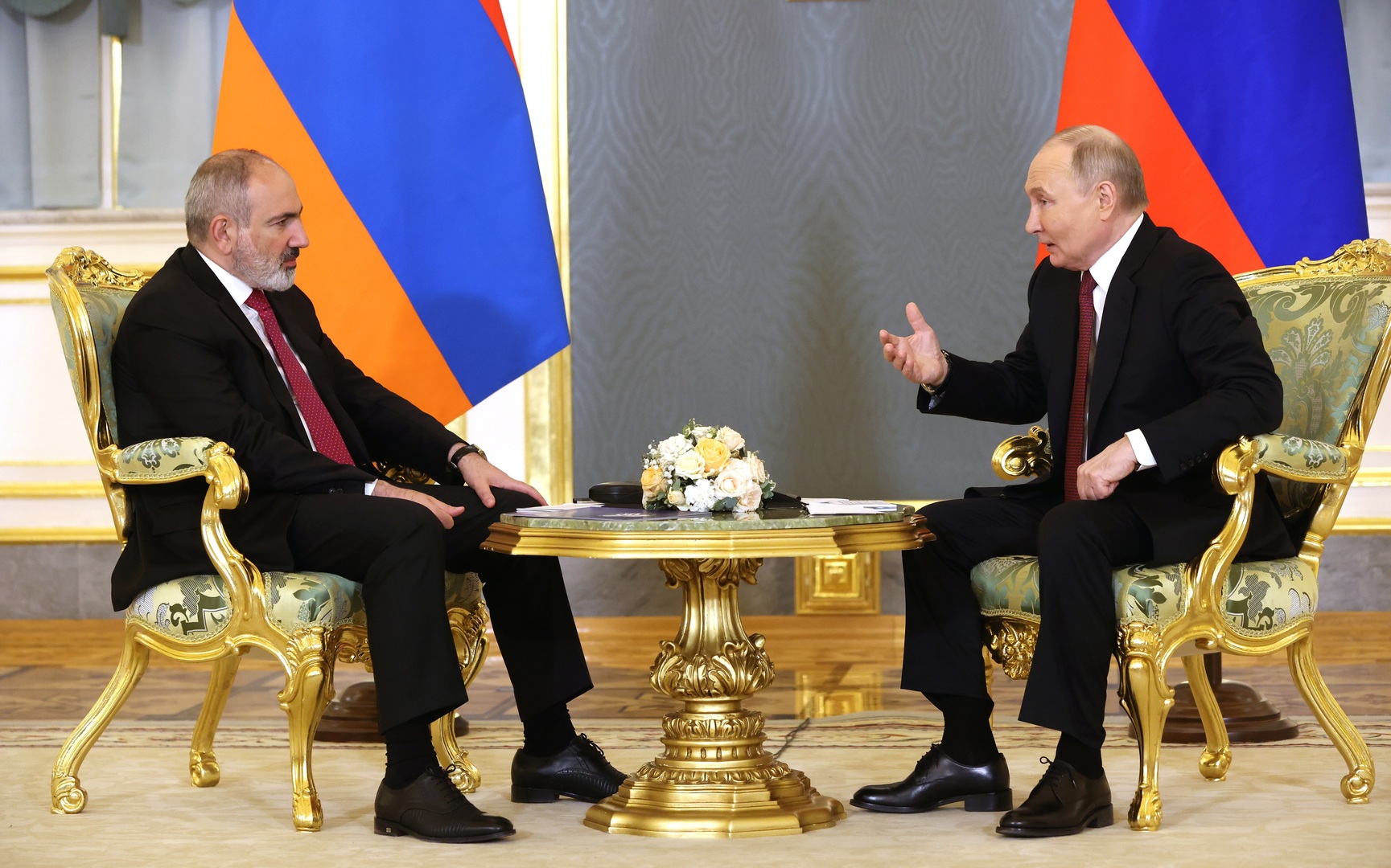 بوتين يبحث الأمن في منطقة القوقاز مع رئيس وزراء أرمينيا