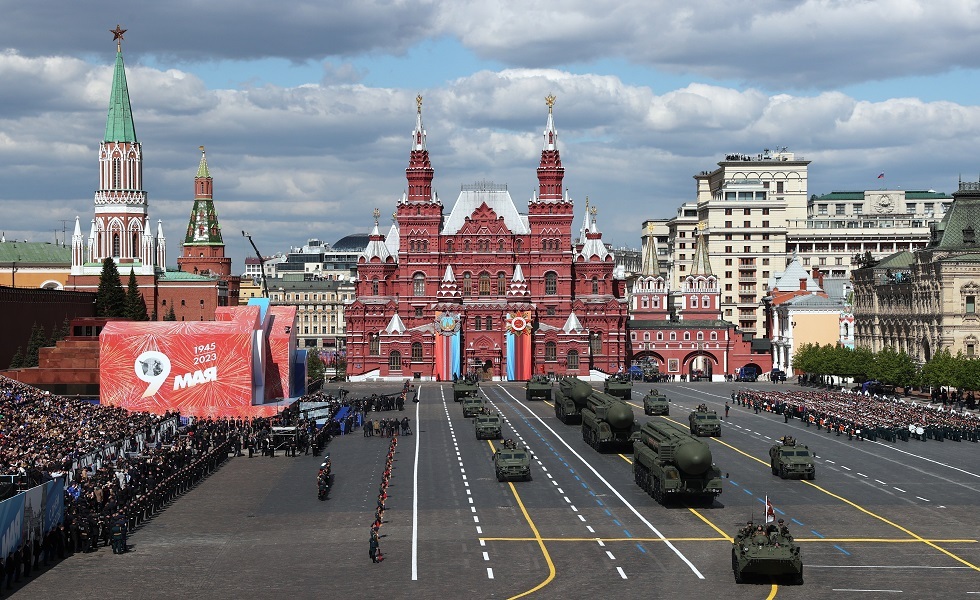 العرض العسكري في الساحة الحمراء وسط العاصمة الروسية موسكو - روسيا