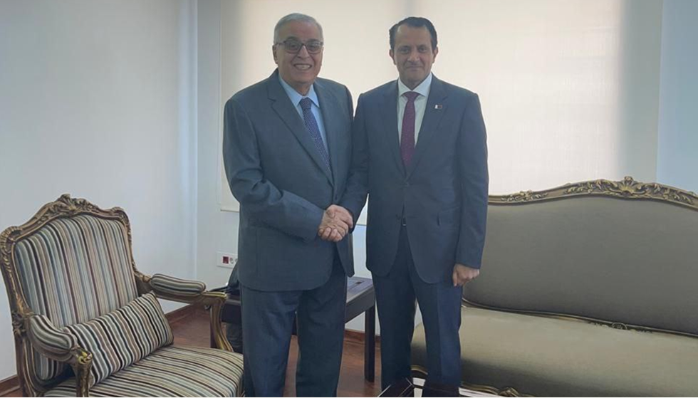 وزير الخارجية في حكومة تصريف الأعمال اللبنانية عبدالله بوحبيب، والسفير القطري سعود بن عبد الرحمن آل ثاني.
