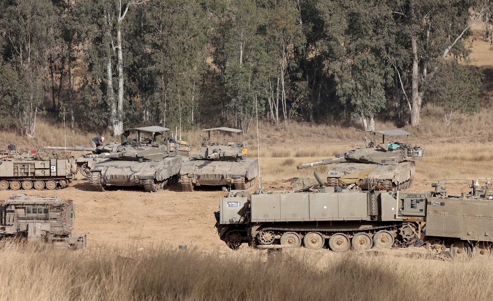 دبابات وقوات إسرائيلية قرب رفح جنوبي قطاع غزة - 9 مايو 2024.