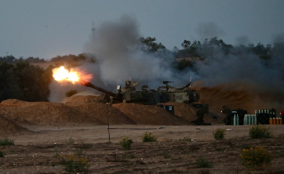 قصف الجيش الإسرائيلي على مختلف مناطق قطاع غزة - معبر كرم أبو سالم