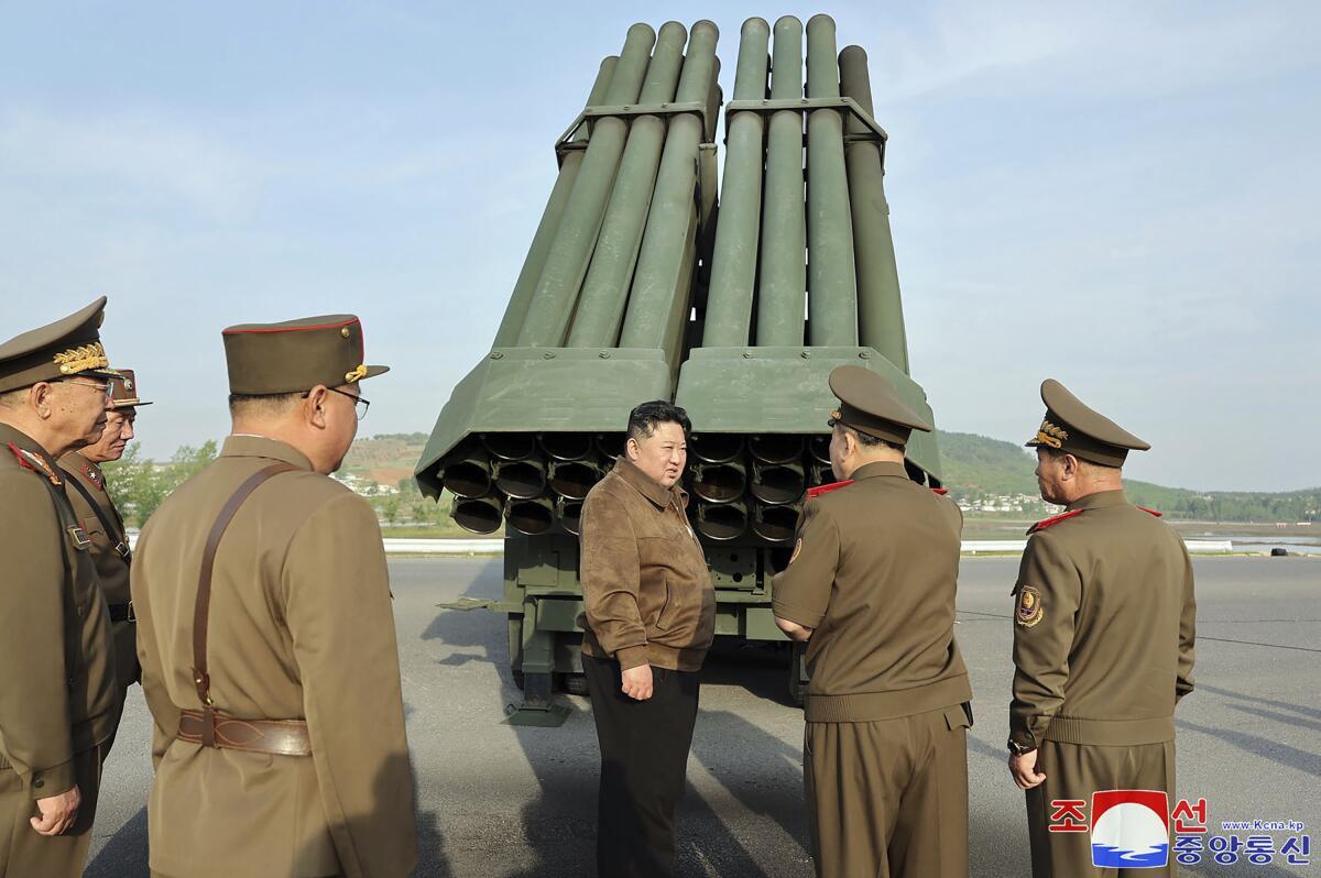 كوريا الشمالية تعتزم نشر راجمات صواريخ جديدة ستحدث 