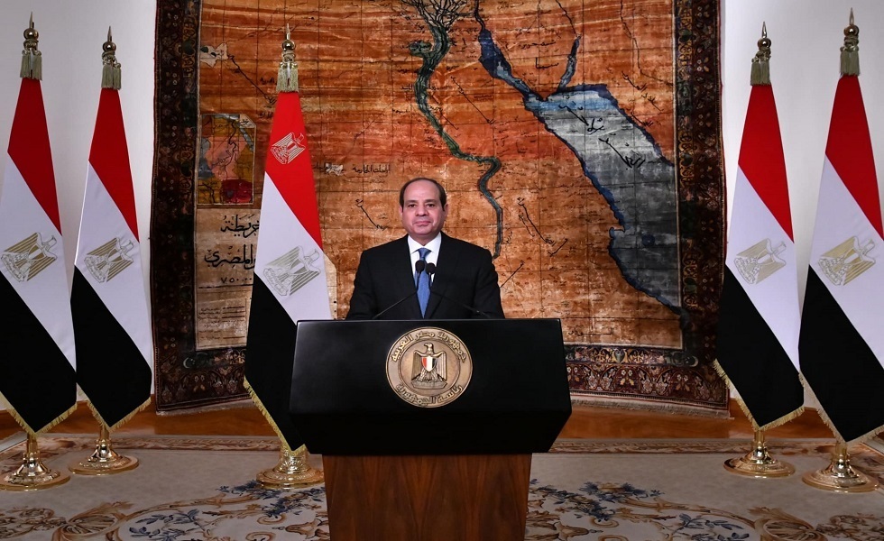 السيسي يشير إلى طريقة حل مشكلة الدولار في مصر