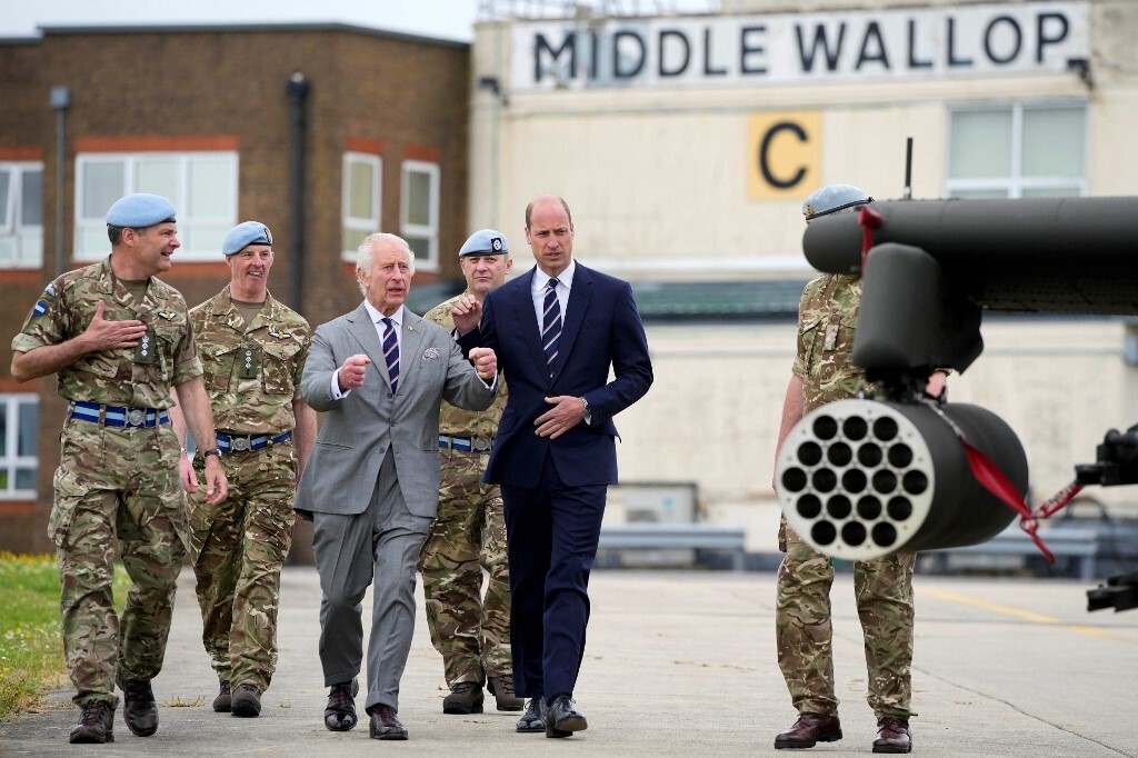 تشارلز الثالث يستذكر دور سلاح الجو البريطاني في العراق ويمنح نجله ويليام لقبا عسكريا