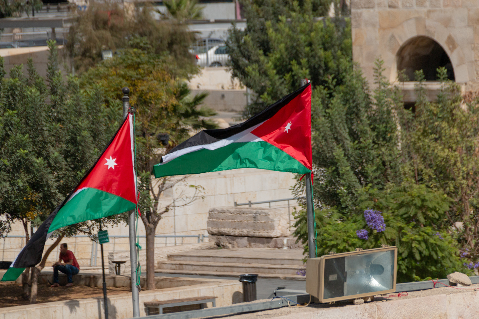 عمّان تدين إصابة موظفة أردنية باستهداف الجيش الإسرائيلي سيارة أممية في رفح