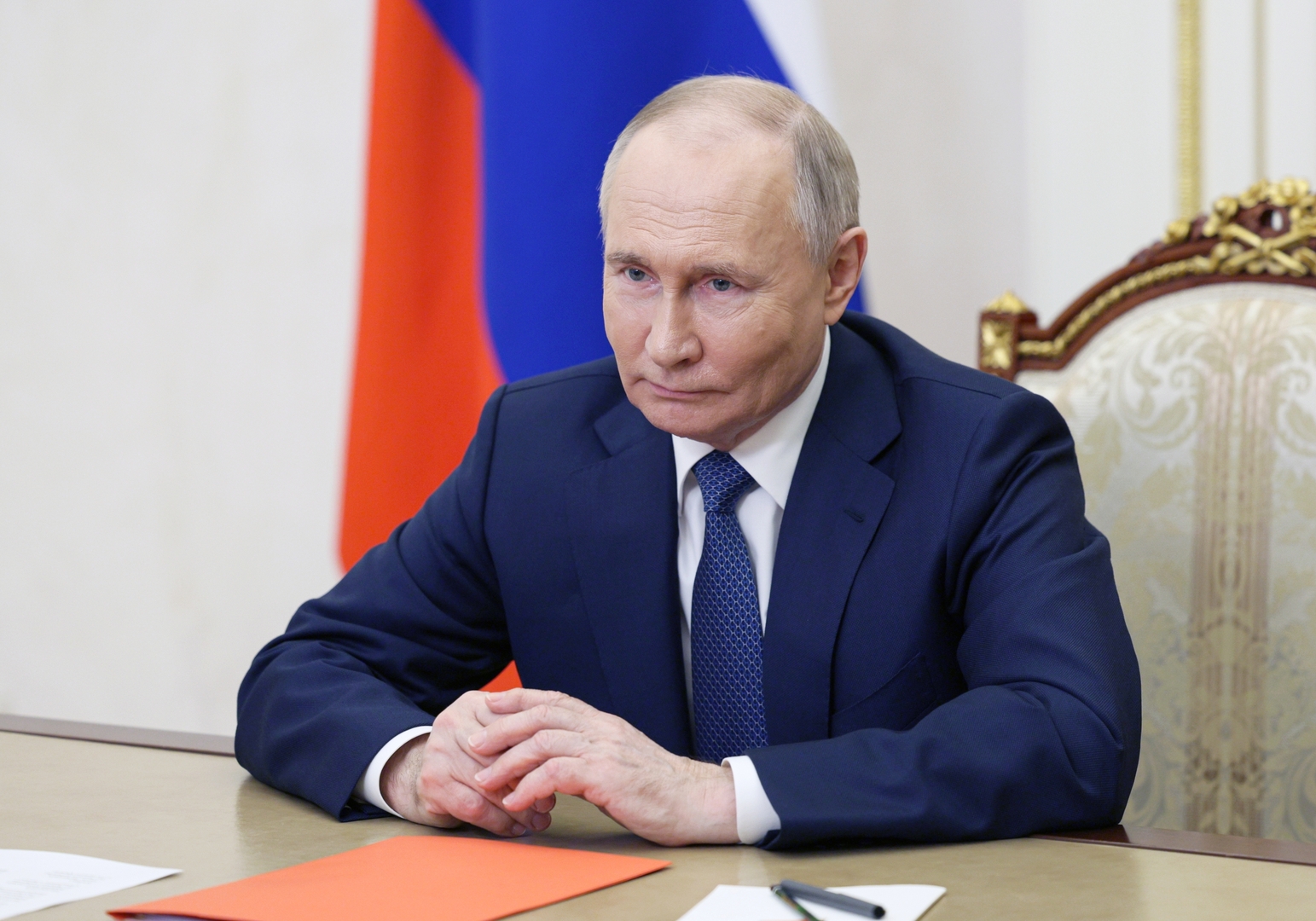 بوتين يوقع المراسيم بشأن تعيين الوزراء الجدد