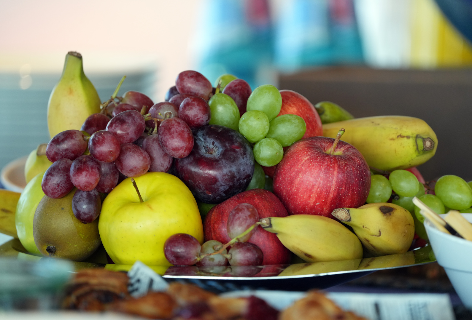ما خطورة إفراط كبار السن في تناول الفاكهة؟