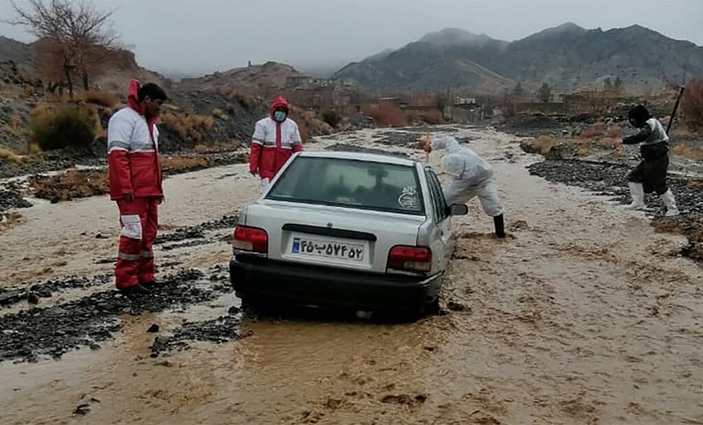 فيضانات عارمة تخلف قتلى وخسائر كبيرة في إيران (فيديوهات)